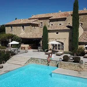 https://la-crestet.fr-provencehotel.com